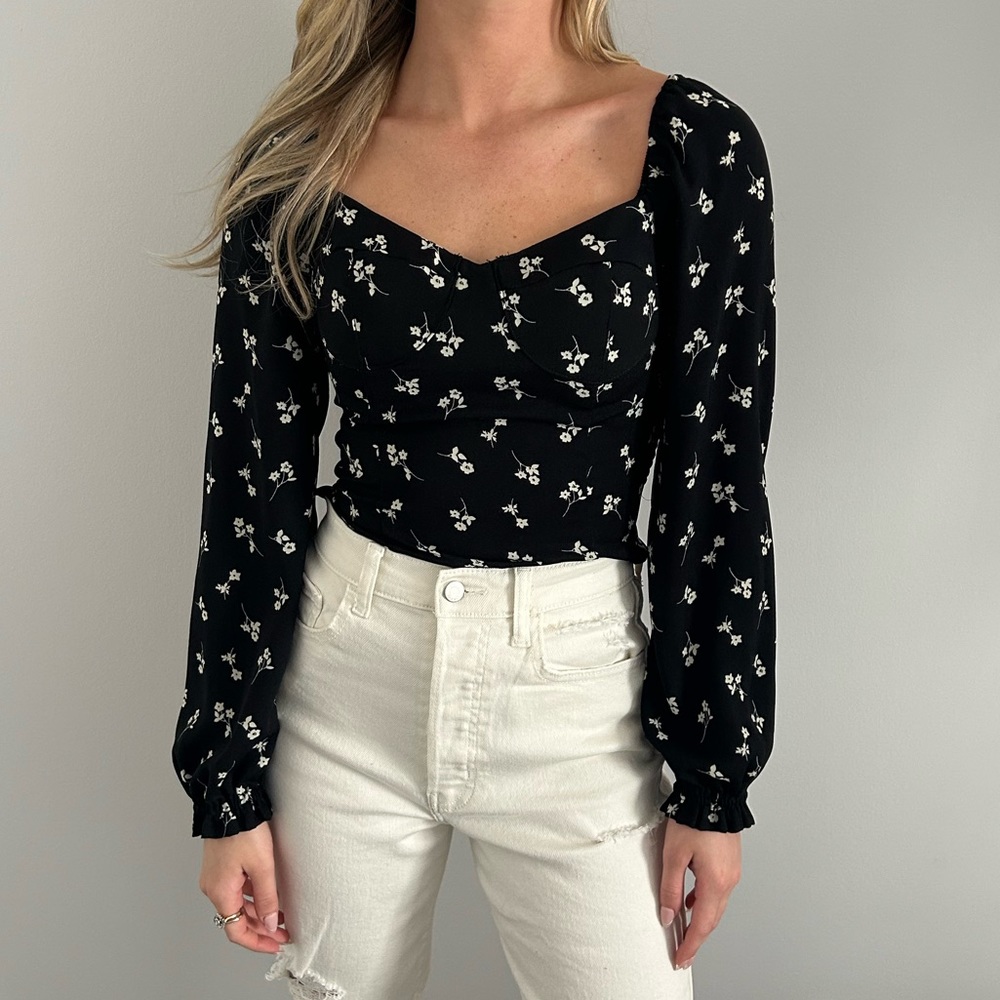 Black and White Floral Long Sleeve Blouse